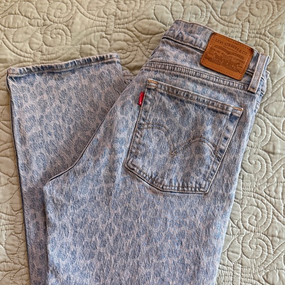 Levi’s Wedgie Straight Leopard Print Blue Jeans Size 27 EUC Button Fly High Rise - Picture 13 of 13